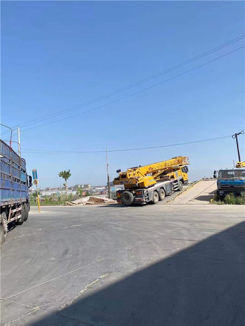 兴县25吨吊车的租赁价格大概是多少？