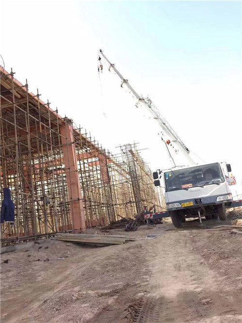 兴县吊车作业的安全注意事项有哪些？