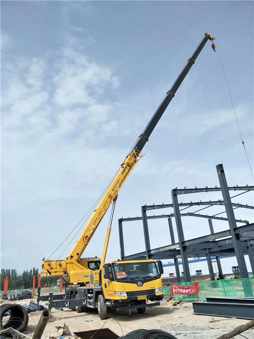 兴县超高层建筑钢结构吊装案例